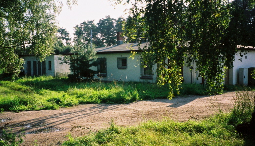Der Bahnhof in Prora  wer die Kaserne im Rcken hatte, fhlte sich auf dem Weg in die Freiheit.